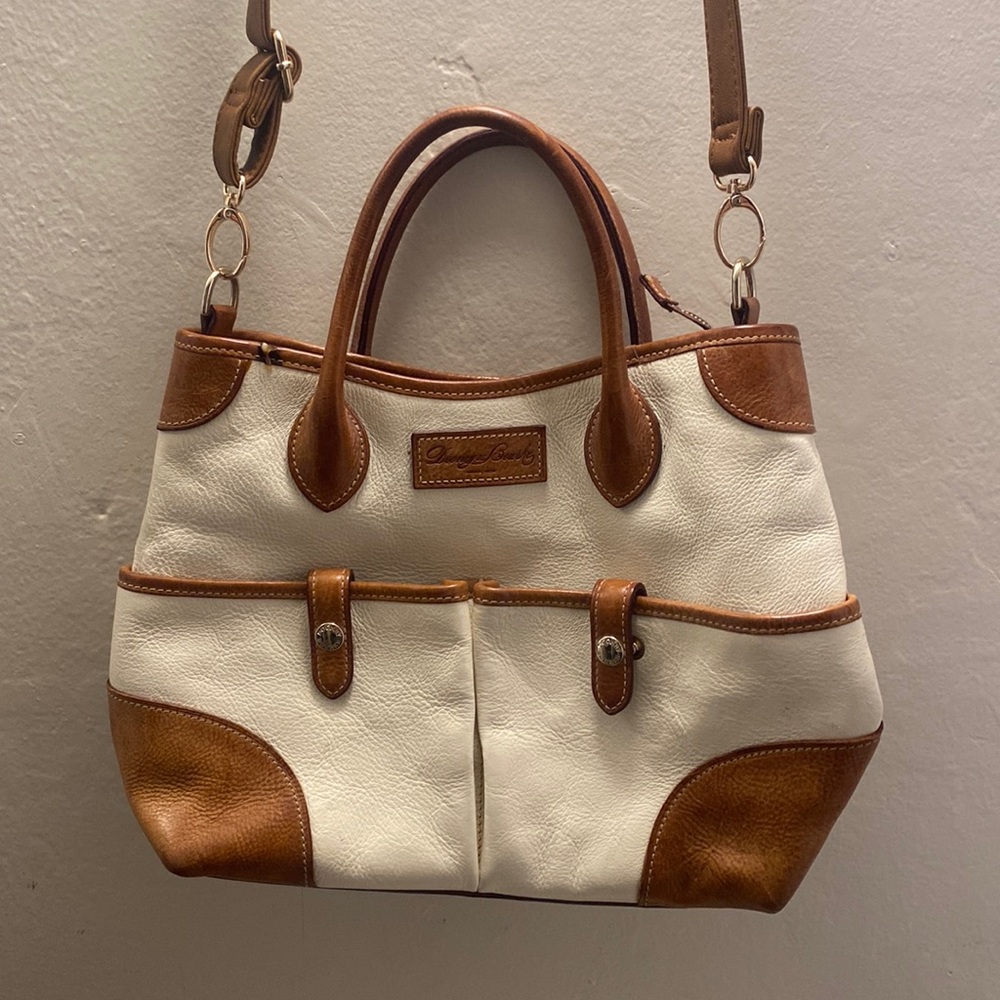 ·Dooney & Bourke purse